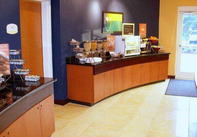 Fairfield Inn & Suites Palm Coast I-95 Ресторан фото